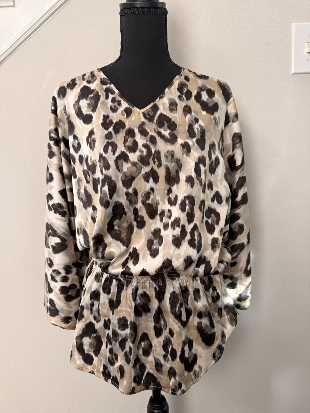 Chico’s Leopard Print V-Neck Tunic Top in Beige, Black & Brown